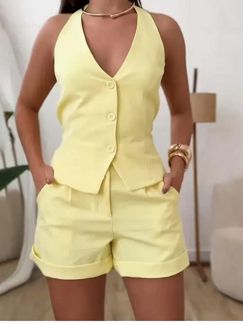 Conjunto amarillo claro veraniego: femenino, fresco y cómodo.