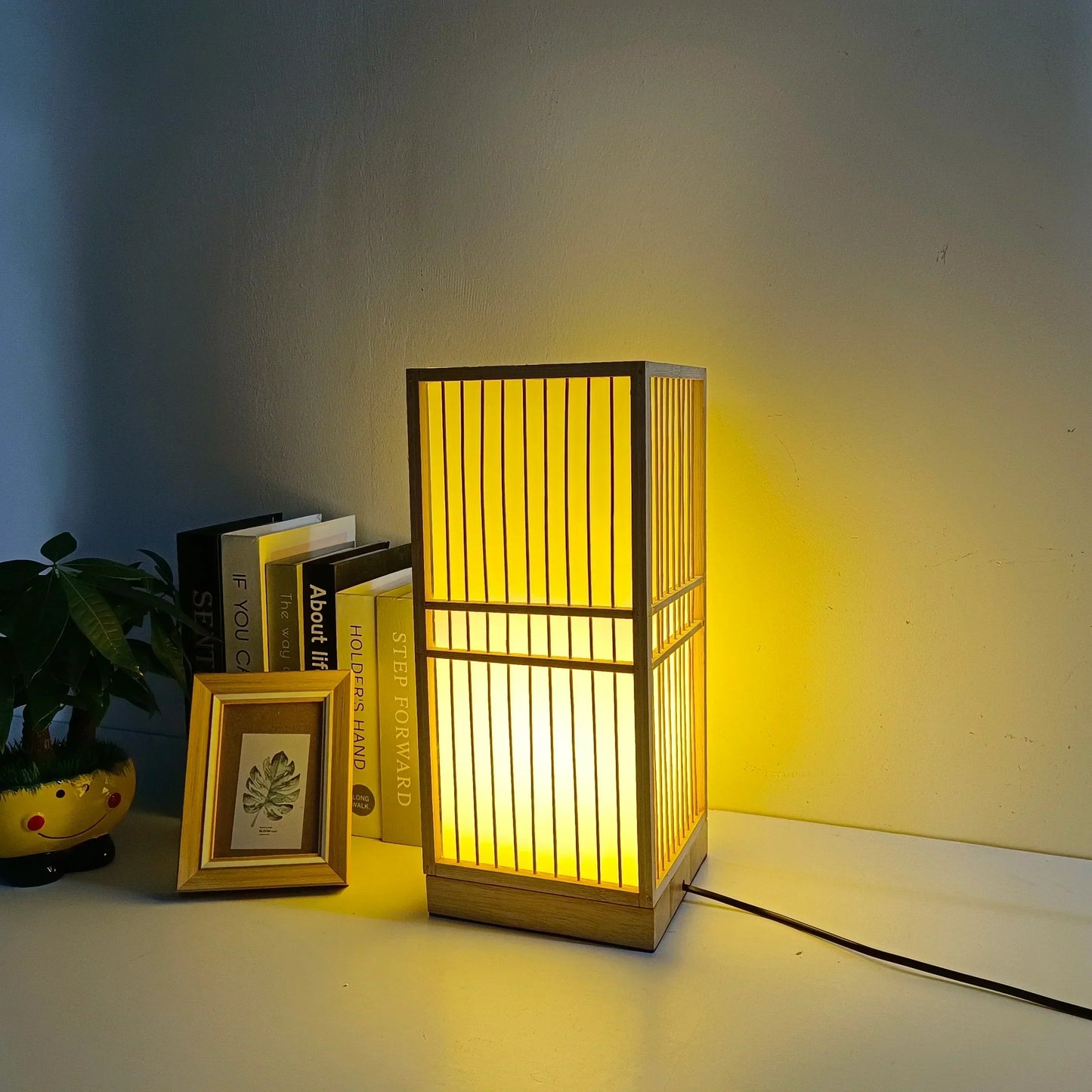 Japanska stolna lampa od bambusa – Zen stil ambijentalnog osvjetljenja