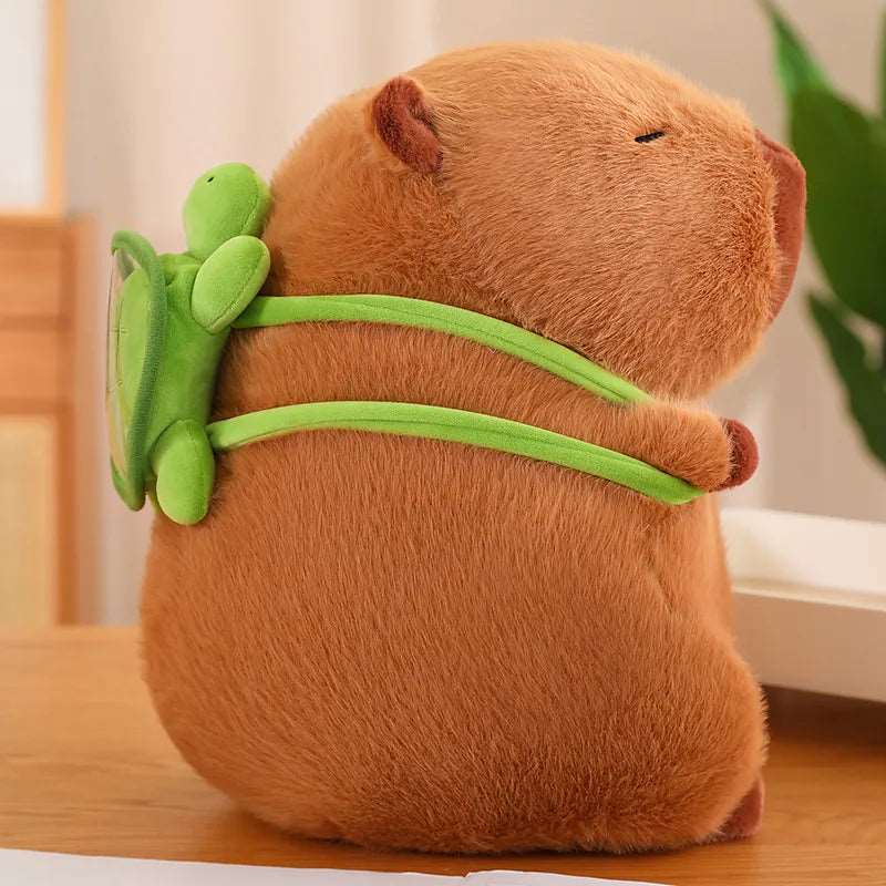 Peluche capivara com mochila tartaruga – macia e super fofa