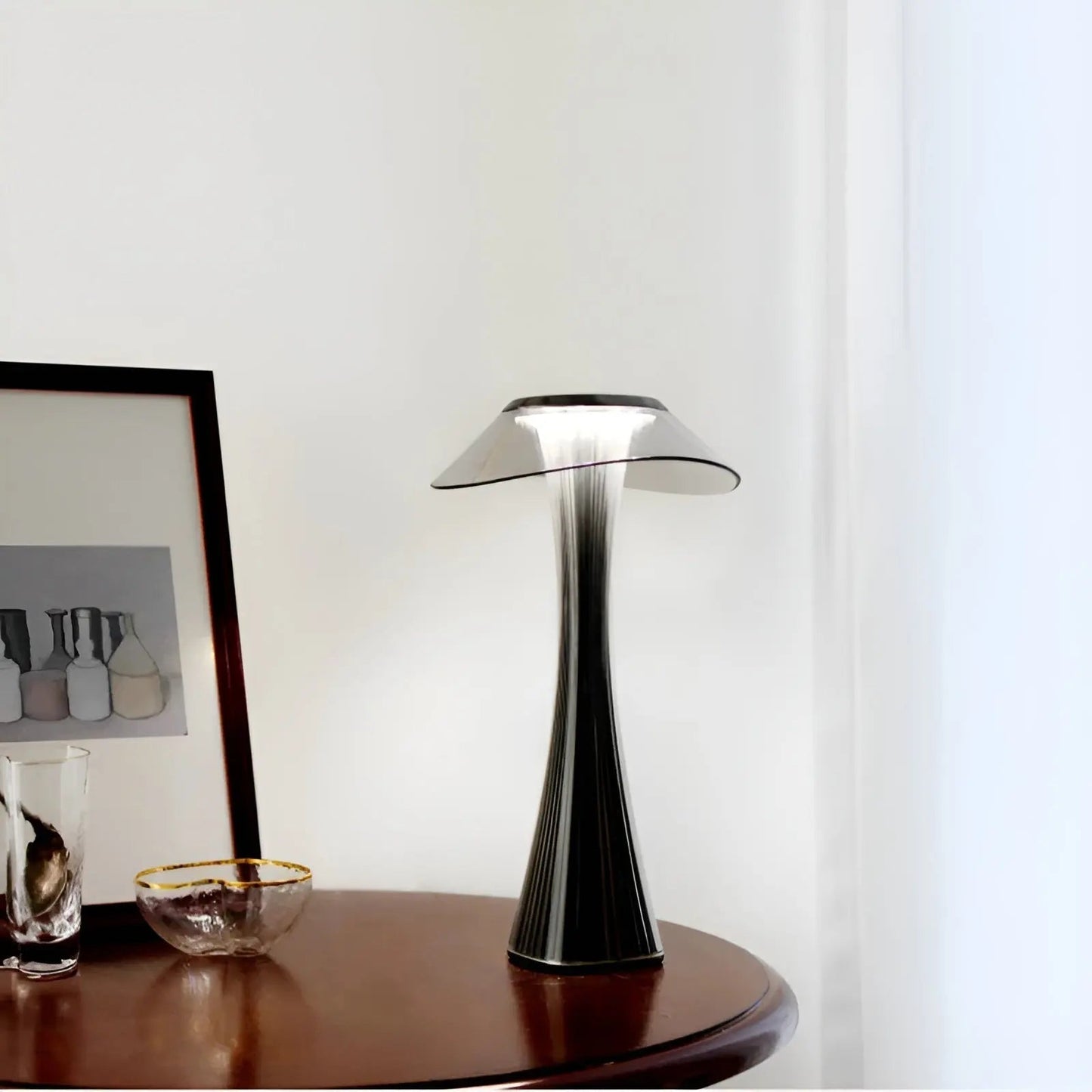 Lámpara de mesa LED con diseño moderno