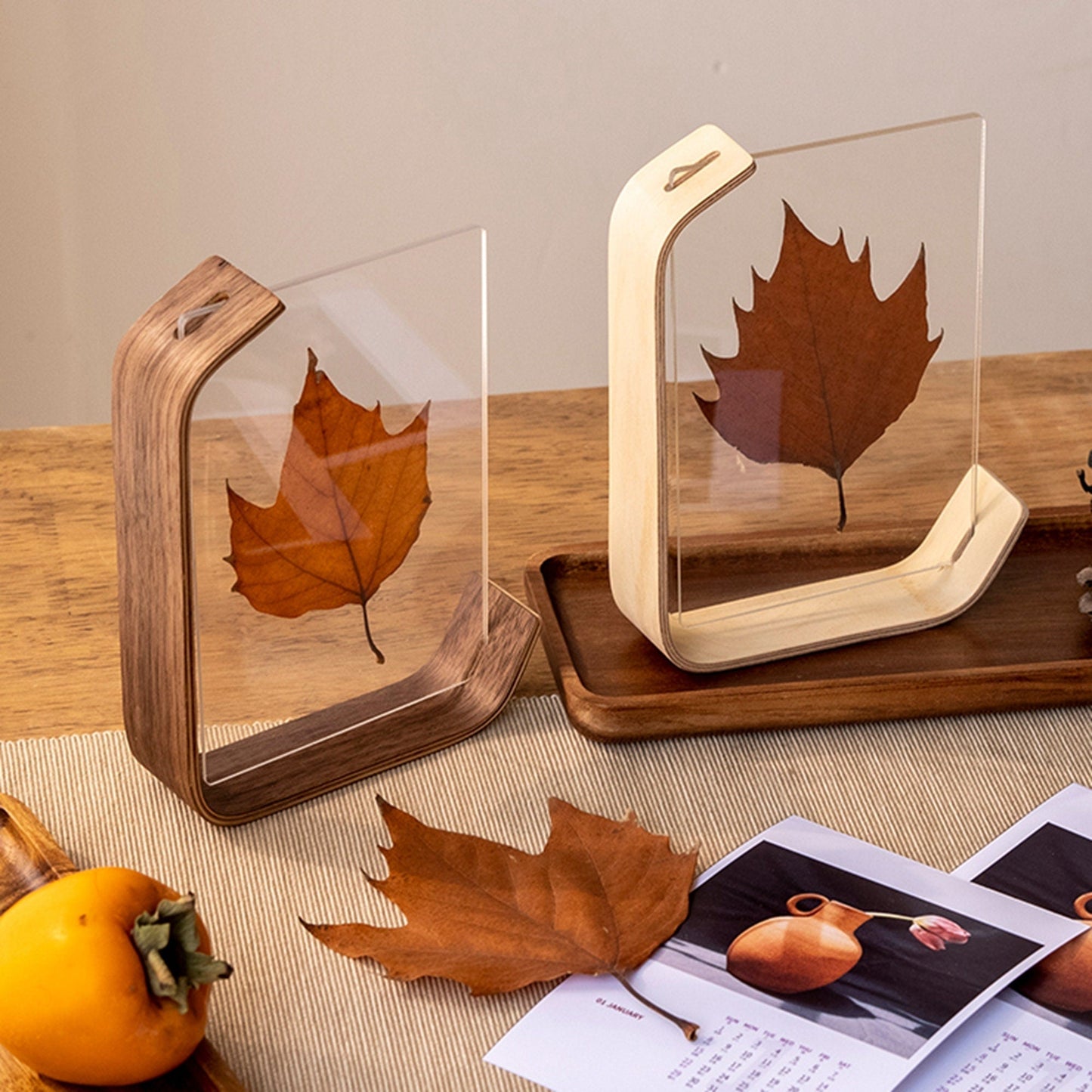 Moldura decorativa para fotografias com placas de acrílico transparentes