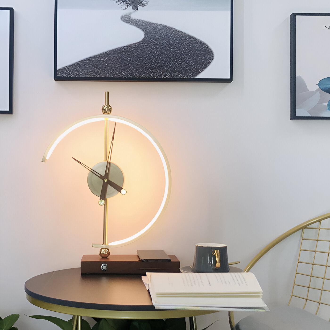 Lámpara de mesa LED con reloj y función de carga inalámbrica Qi