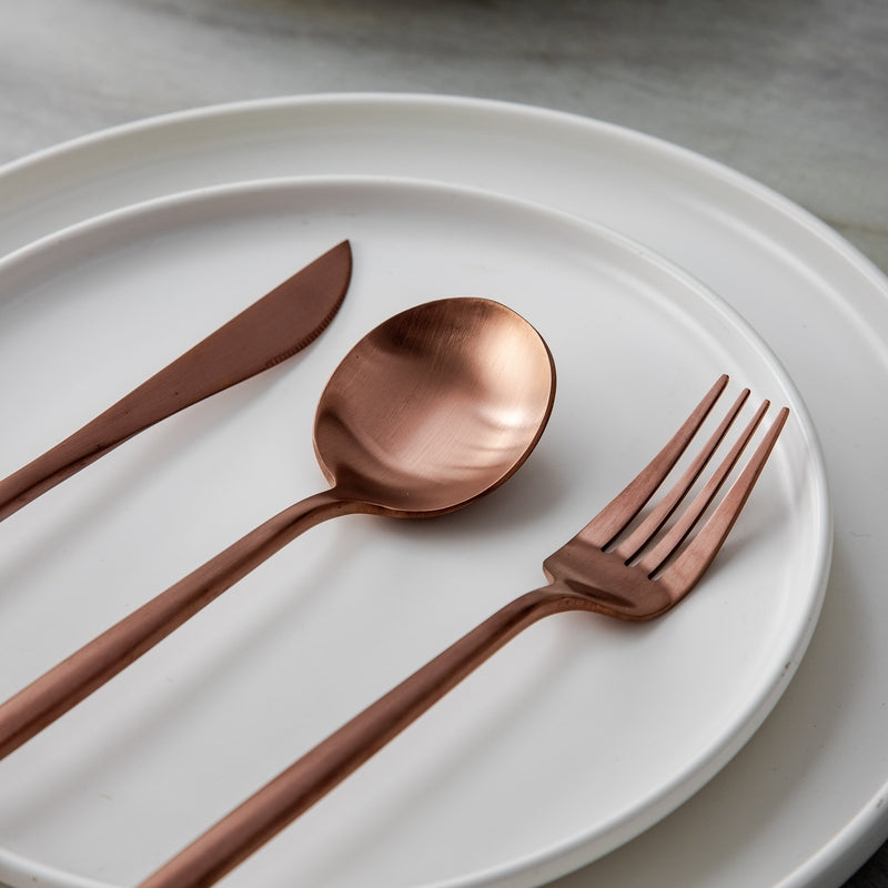 Aurora set pribora za jelo – Minimalistički, moderan i bezvremen