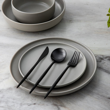 Aurora set pribora za jelo – Minimalistički, moderan i bezvremen