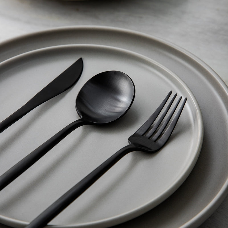 Aurora set pribora za jelo – Minimalistički, moderan i bezvremen