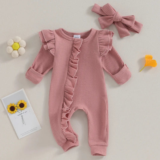 Sofie kombinezon za bebe s volanima – Mekani kombinezon s razigranim detaljima