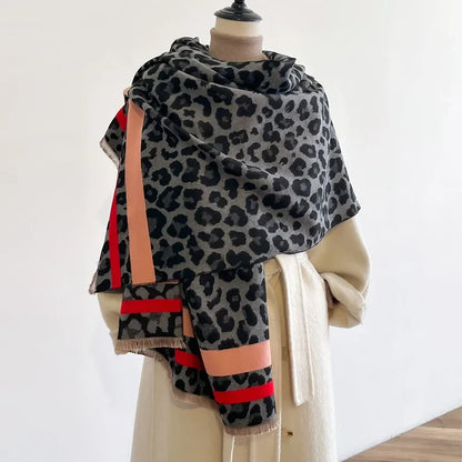 Wendeschal mit Leopardenmuster