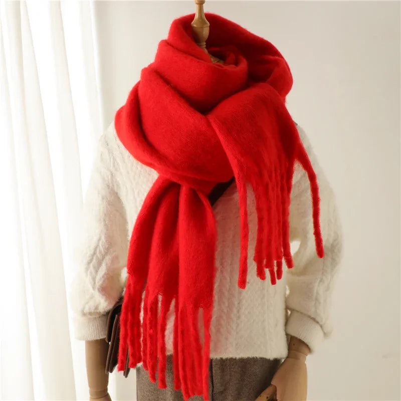 Cachecol feminino macio com franjas