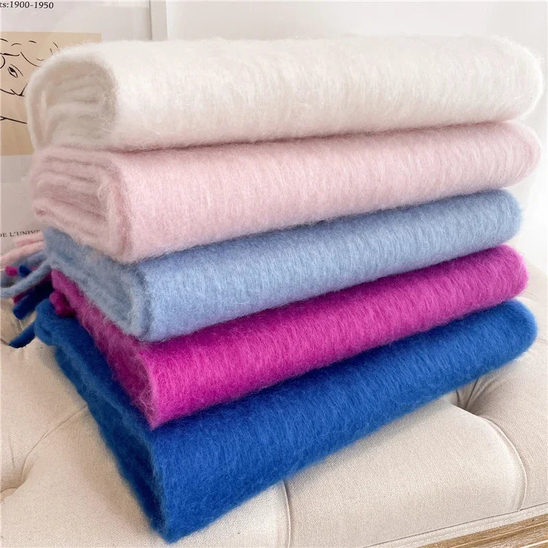 Cachecol feminino macio com franjas