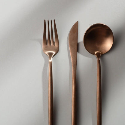 Aurora set pribora za jelo – Minimalistički, moderan i bezvremen