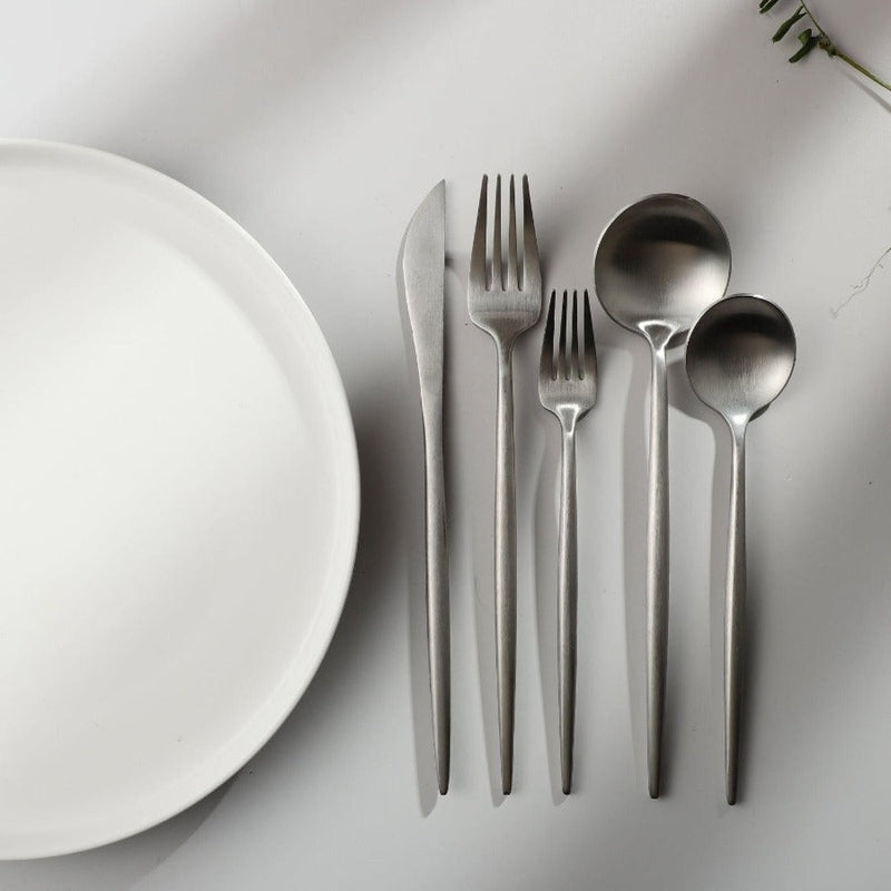 Aurora set pribora za jelo – Minimalistički, moderan i bezvremen