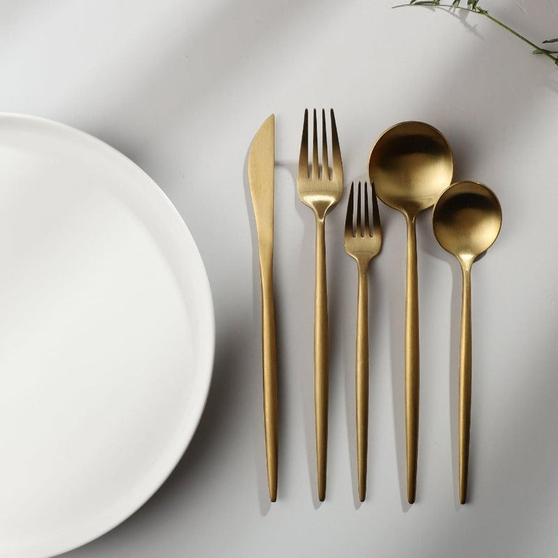 Aurora set pribora za jelo – Minimalistički, moderan i bezvremen