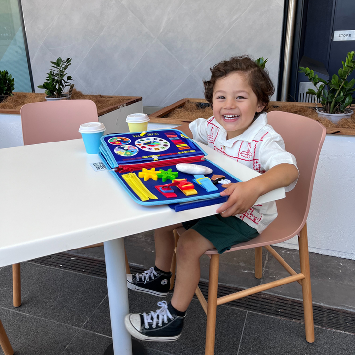 Quadro de atividades Montessori para crianças