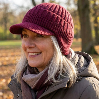 Gorro de invierno tejido con visera