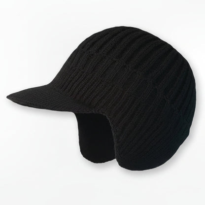 Gorro de invierno tejido con visera