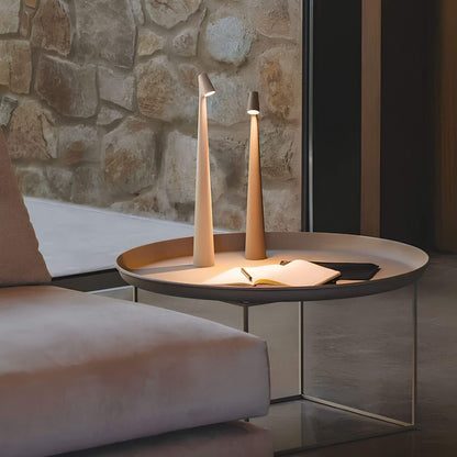 Nordic Elegance podna lampa – Stilska i prigušiva rasvjeta za moderan interijer