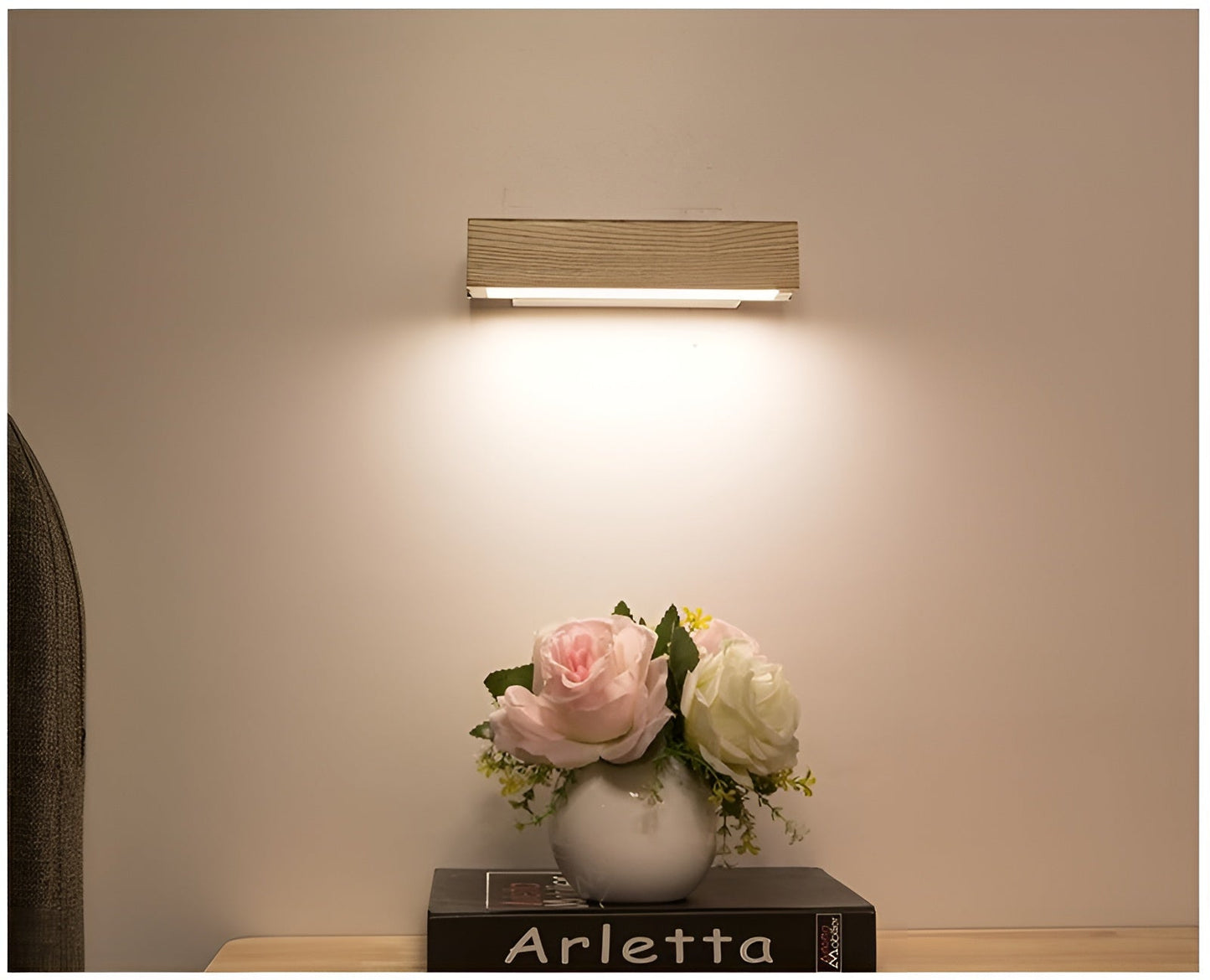 Lámpara de pared LED ajustable con aspecto de madera