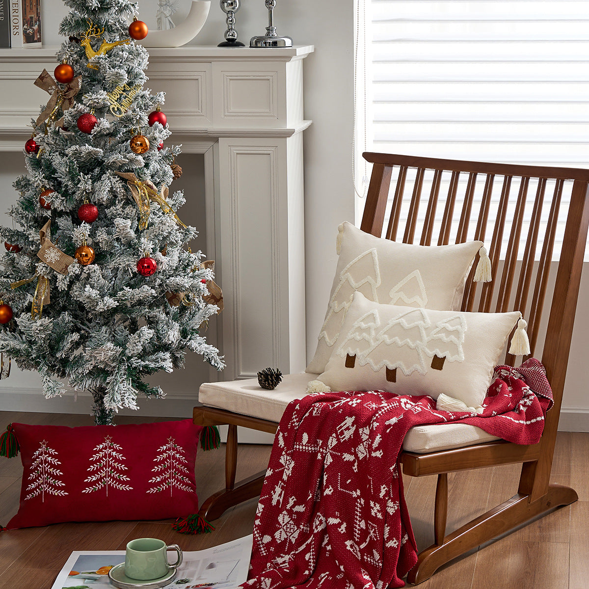 Funda de cojín decorativa con motivo de árbol de Navidad y borlas