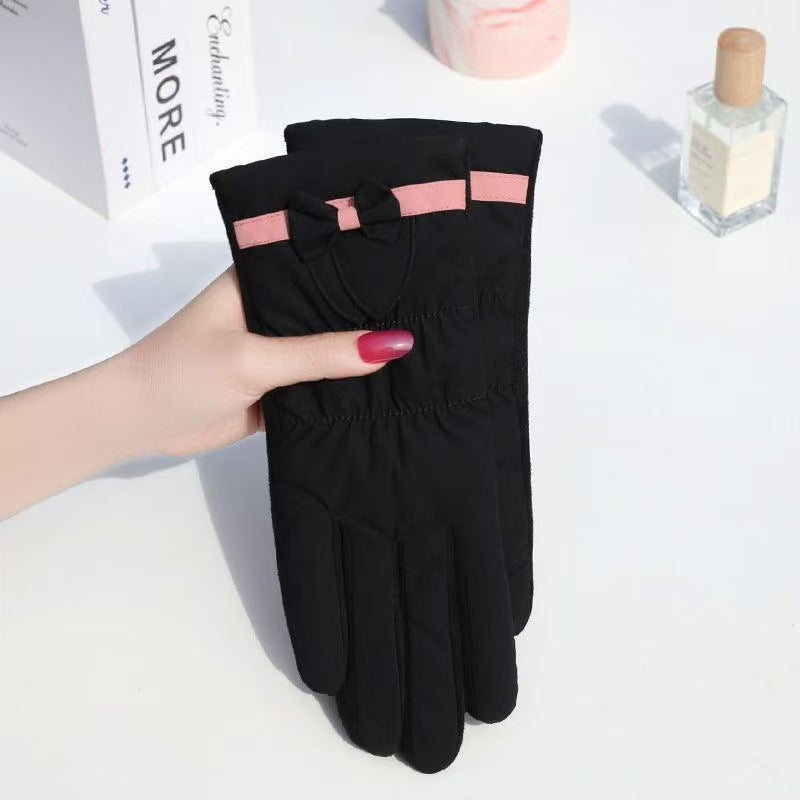 Guantes elegantes para mujer con un suave detalle de lazo