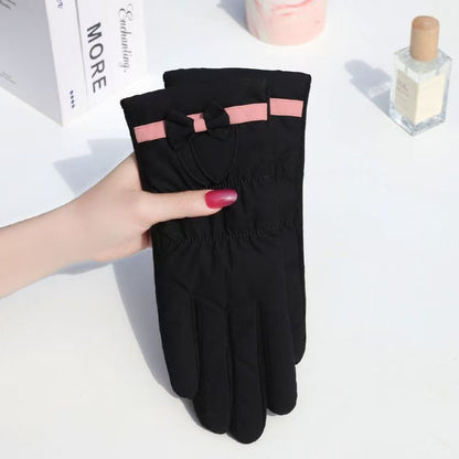 Guantes elegantes para mujer con un suave detalle de lazo