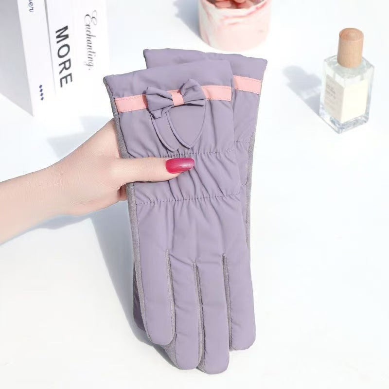 Guantes elegantes para mujer con un suave detalle de lazo