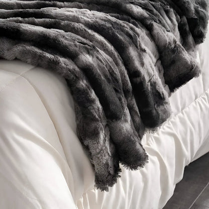 Weiche Fleecedecke mit Batikmuster