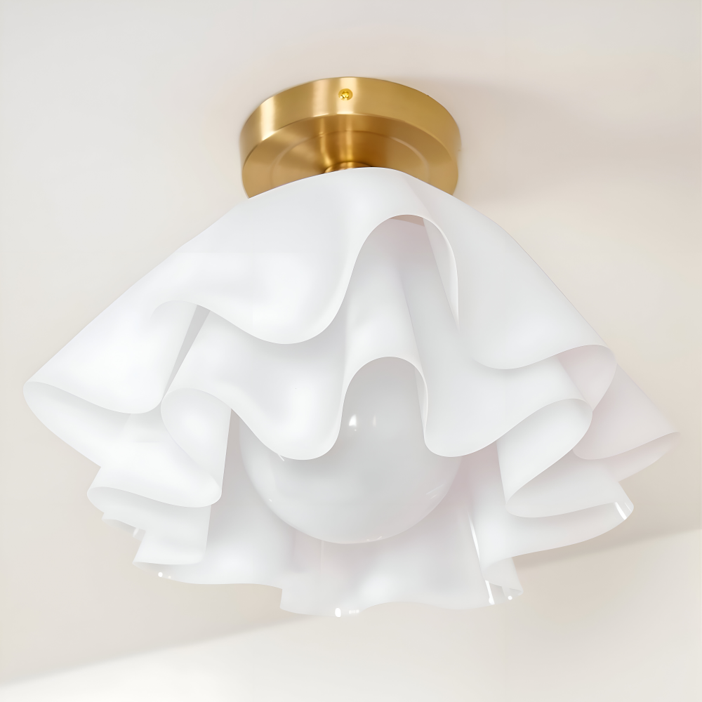 Florale Deckenlampe mit gewelltem Schirm und E27-Fassung