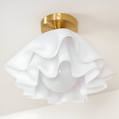 Florale Deckenlampe mit gewelltem Schirm und E27-Fassung