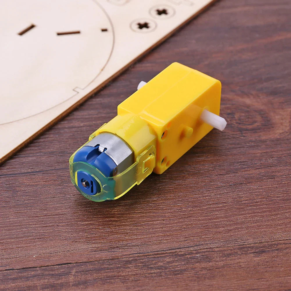 Obrazovni drveni DIY brod – Izgradi svoj vlastiti električni igraći brod