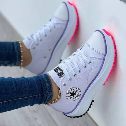 Zapatillas altas de lona para mujer: modernas y cómodas