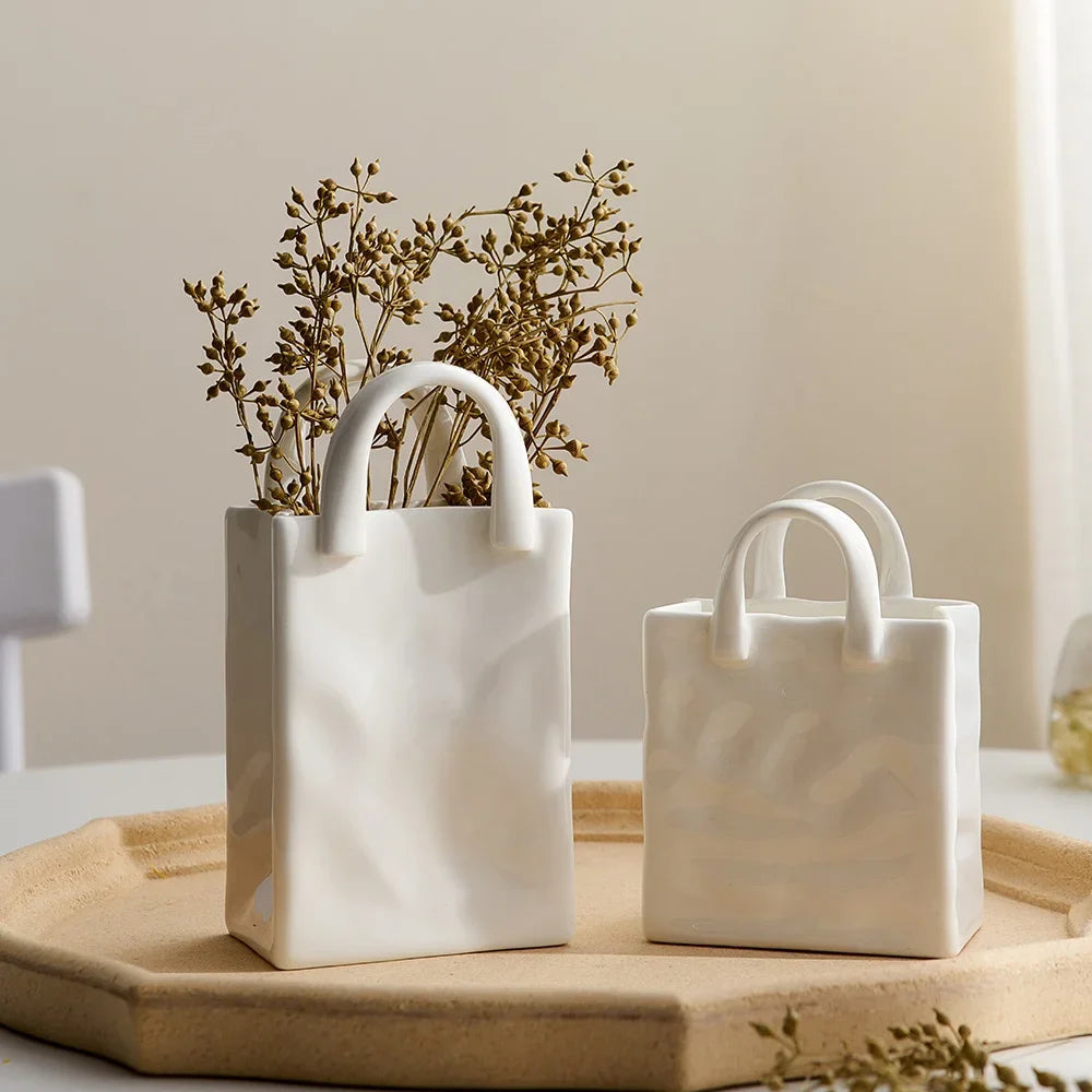 Jedinstvena vaza s ručkom - Moderna i elegantna