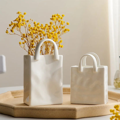 Jedinstvena vaza s ručkom - Moderna i elegantna