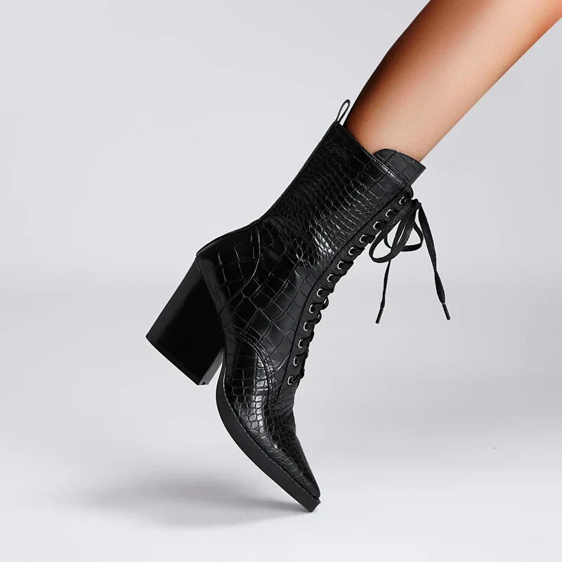 Damen Schnürstiefel mit Krokodilprägung – Western Stil mit Spitze