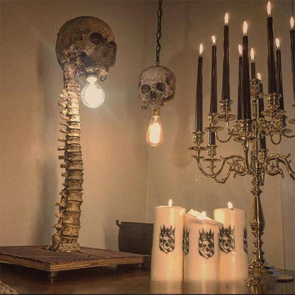 Lampa lubanja s kralježnicom – Mistični i jedinstveni komad interijera