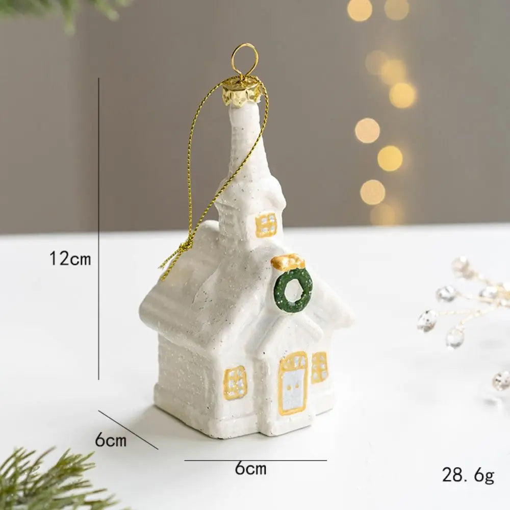 Weihnachtsanhänger aus Keramik mit verschiedenen Wintermotiven