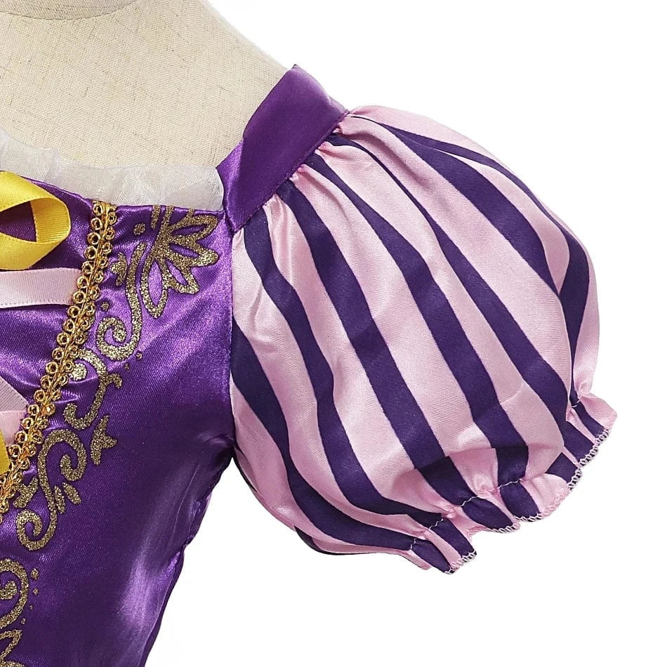 Očaravajuća kraljevska haljina princeze – Razigrana elegancija za mlade dame
