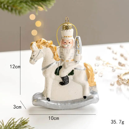 Weihnachtsanhänger aus Keramik mit verschiedenen Wintermotiven