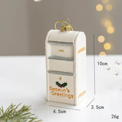 Weihnachtsanhänger aus Keramik mit verschiedenen Wintermotiven