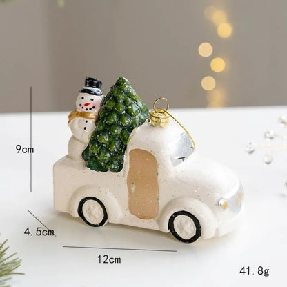 Weihnachtsanhänger aus Keramik mit verschiedenen Wintermotiven