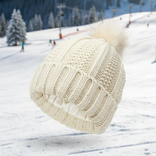 Gorro de mujer con pompón y forro interior liso