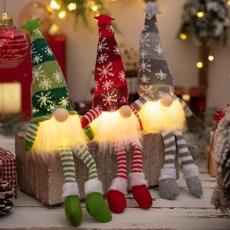 Duende navideño iluminado con gorro de punto