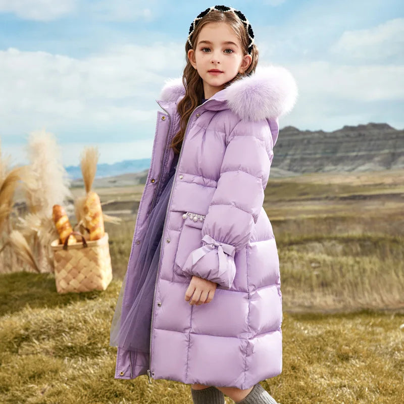 Chaqueta de invierno morada para niños: cálida y elegante para los días fríos.