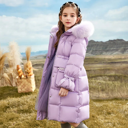 Chaqueta de invierno morada para niños: cálida y elegante para los días fríos.