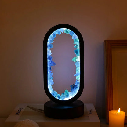 Elegantna ametist kristalna lampa – Ambijentalna LED rasvjeta za opuštanje