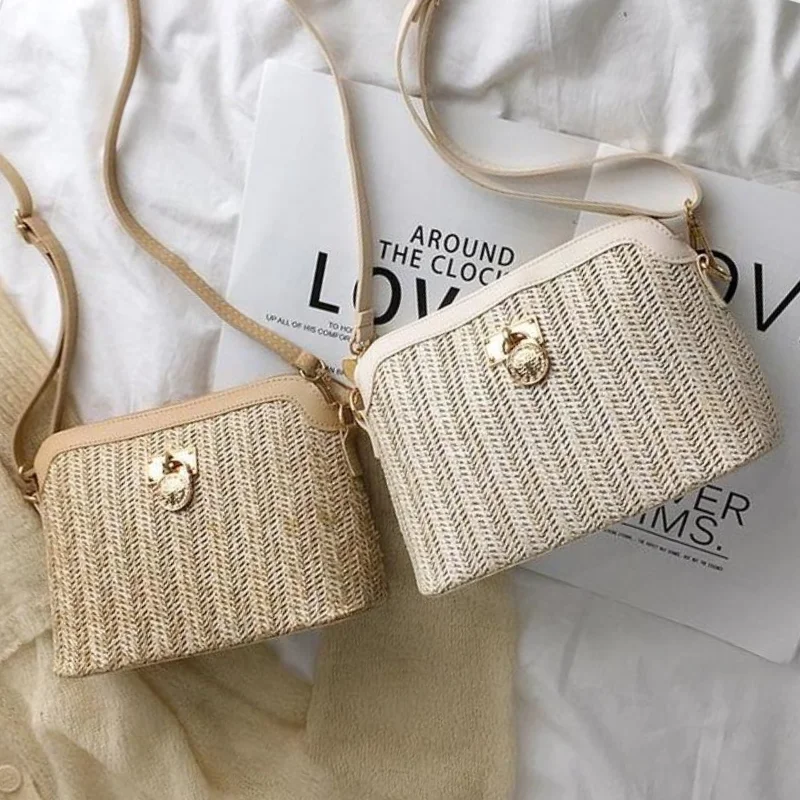 Bolso bohemio de paja trenzada: elegante y ligero