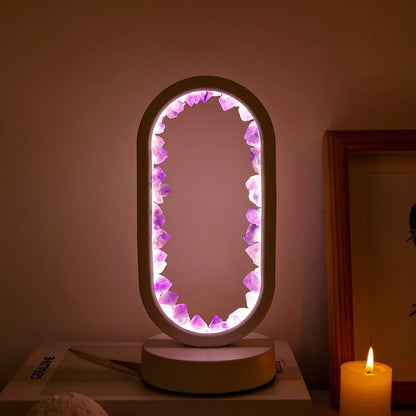 Elegantna ametist kristalna lampa – Ambijentalna LED rasvjeta za opuštanje