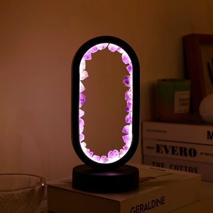 Elegantna ametist kristalna lampa – Ambijentalna LED rasvjeta za opuštanje