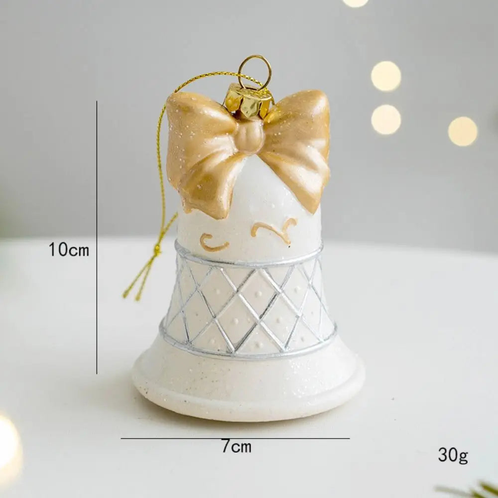 Weihnachtsanhänger aus Keramik mit verschiedenen Wintermotiven