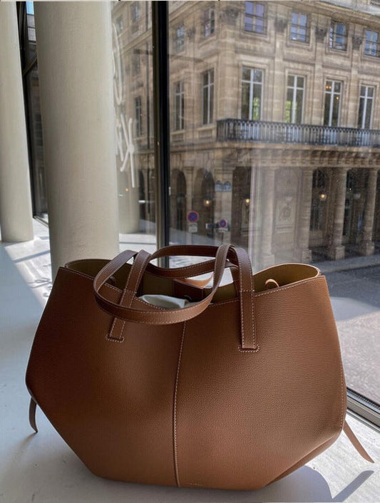 Elegance Tote: lujoso bolso de mano para mujer con amplio espacio de almacenamiento