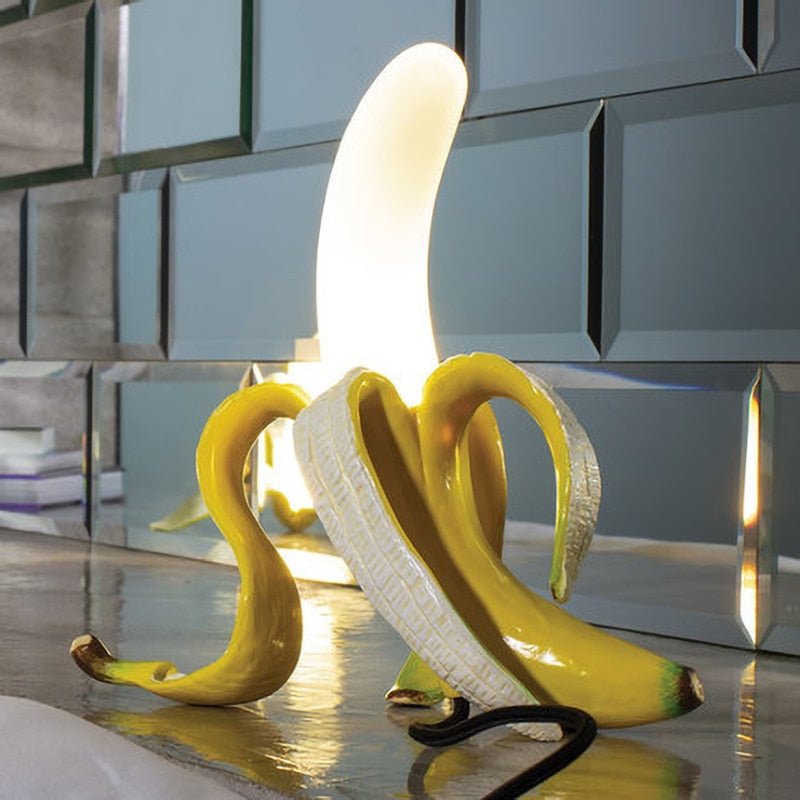 Lámpara de mesa decorativa con forma de banana y luz LED para interiores modernos